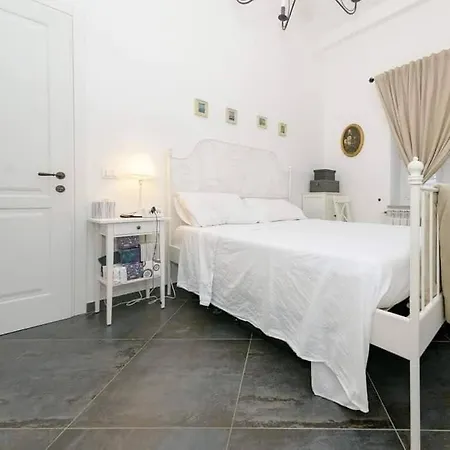 Royal Nest Apartment